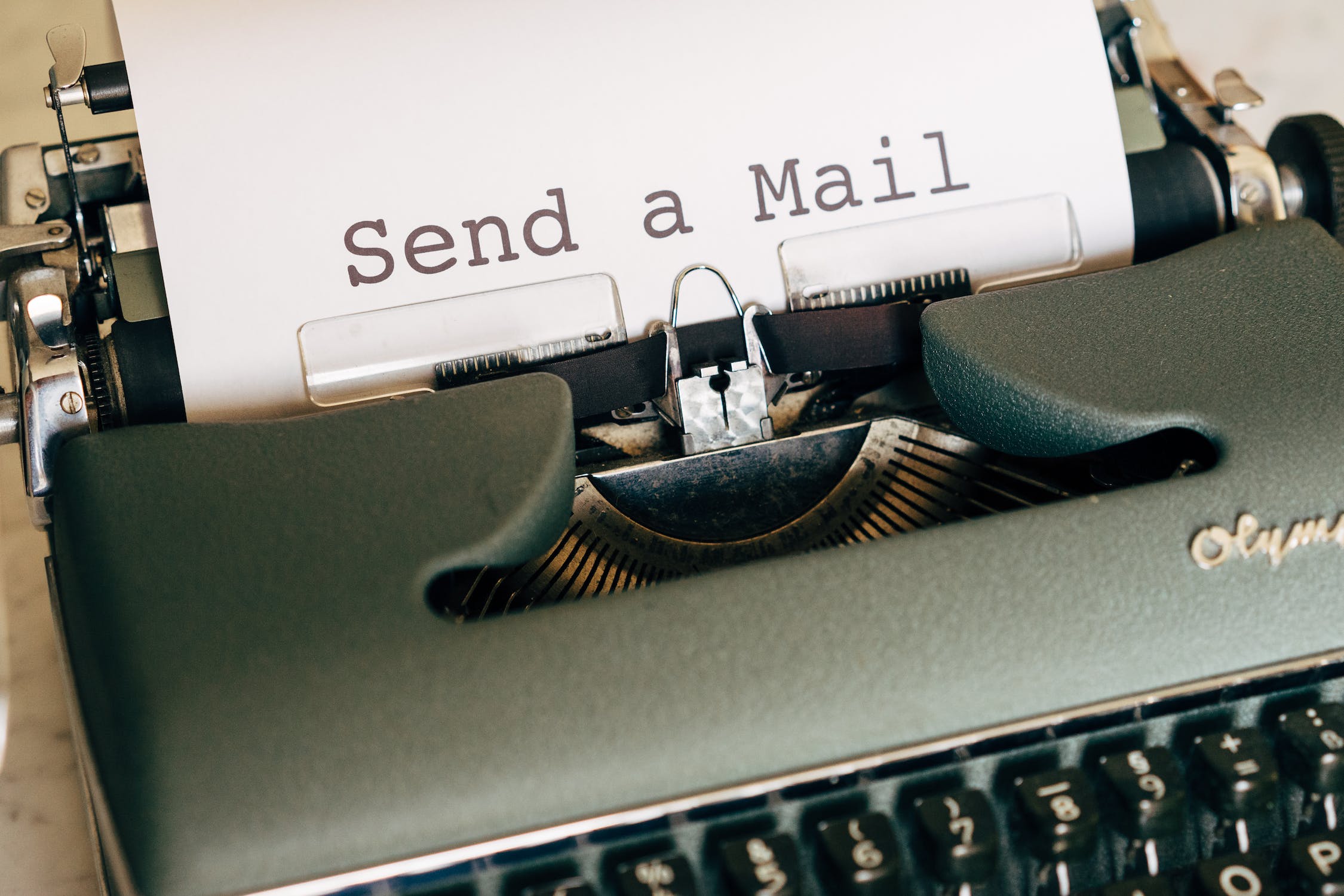 Comment protéger et sécuriser votre boîte mail professionnelle dans le domaine du e-commerce ?