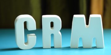 HubSpot vs Freshsales : comparatif des fonctionnalités, avantages et tarifs