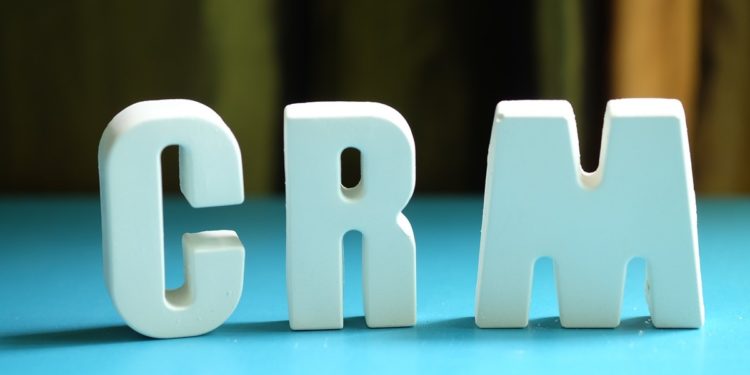 HubSpot vs Freshsales : comparatif des fonctionnalités, avantages et tarifs